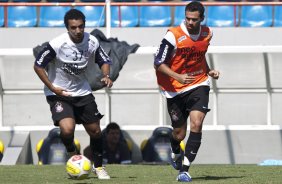 Boquita e Leandro Castn durante o treino do Corinthians realizado esta manh na Arena Barueri, em Barueri, zona oeste de So Paulo; o prximo compromisso do time pelo Campeonato Paulista 2010, ser sbado, dia 13/02, contra a Portuguesa, no estdio do Caninde