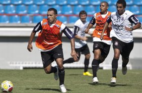 Iarley e Boquita(d) durante o treino do Corinthians realizado esta manh na Arena Barueri, em Barueri, zona oeste de So Paulo; o prximo compromisso do time pelo Campeonato Paulista 2010, ser sbado, dia 13/02, contra a Portuguesa, no estdio do Caninde