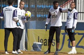 Julio Cesar; Felipe e Rafael durante o treino do Corinthians realizado esta manh na Arena Barueri, em Barueri, zona oeste de So Paulo; o prximo compromisso do time pelo Campeonato Paulista 2010, ser sbado, dia 13/02, contra a Portuguesa, no estdio do Caninde
