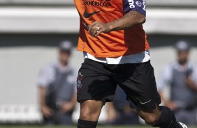Roberto Carlos durante o treino do Corinthians realizado esta manh na Arena Barueri, em Barueri, zona oeste de So Paulo; o prximo compromisso do time pelo Campeonato Paulista 2010, ser sbado, dia 13/02, contra a Portuguesa, no estdio do Caninde