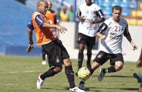 Souza e Marcelo Mattos durante o treino do Corinthians realizado esta manh na Arena Barueri, em Barueri, zona oeste de So Paulo; o prximo compromisso do time pelo Campeonato Paulista 2010, ser sbado, dia 13/02, contra a Portuguesa, no estdio do Caninde
