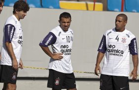 Tcheco; Yarley e Roberto Carlos durante o treino do Corinthians realizado esta manh na Arena Barueri, em Barueri, zona oeste de So Paulo; o prximo compromisso do time pelo Campeonato Paulista 2010, ser sbado, dia 13/02, contra a Portuguesa, no estdio do Caninde