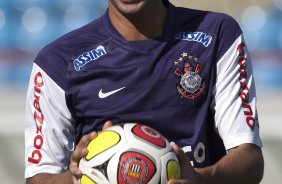 Leandro Castn, ex-Barueri, faz sua estreia amanh durante o treino do Corinthians realizado esta manh na Arena Barueri, em Barueri, zona oeste de So Paulo; o prximo compromisso do time pelo Campeonato Paulista 2010, ser amanh, sbado, dia 13/02, contra a Portuguesa, no estdio do Caninde