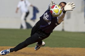 O goleiro Danilo durante o treino do Corinthians realizado esta manh na Arena Barueri, em Barueri, zona oeste de So Paulo; o prximo compromisso do time pelo Campeonato Paulista 2010, ser amanh, sbado, dia 13/02, contra a Portuguesa, no estdio do Caninde