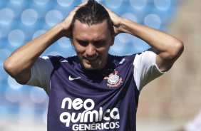 Paulo Andr durante o treino do Corinthians realizado esta manh na Arena Barueri, em Barueri, zona oeste de So Paulo; o prximo compromisso do time pelo Campeonato Paulista 2010, ser amanh, sbado, dia 13/02, contra a Portuguesa, no estdio do Caninde