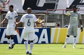 PORTUGUESA X CORINTHIANS - Felipe desculpa-se com o time pela falha no gol em um lance da partida realizada esta tarde no estádio do Caninde, zona oeste da cidade, válida pela 8ª rodada do Campeonato Paulista 2010