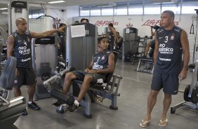 Roberto Carlos; Jorge Henrique e Ronaldo durante o treino do Corinthians realizado esta manh no Parque So Jorge, zona leste da cidade; na proxima 4a. feira, dia 24/02, a noite, o time far o seu primeiro jogo pela Taca Libertadores da Amrica, contra o Racing, do Uruguai, no estdio do Pacaembu
