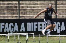 Ronaldo durante o treino do Corinthians realizado esta manh no Parque So Jorge, zona leste da cidade; na proxima 4a. feira, dia 24/02, a noite, o time far o seu primeiro jogo pela Taca Libertadores da Amrica, contra o Racing, do Uruguai, no estdio do Pacaembu
