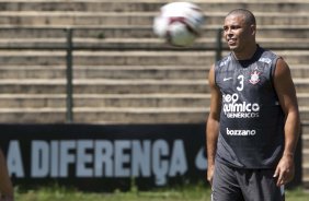 Ronaldo durante o treino do Corinthians realizado esta manh no Parque So Jorge, zona leste da cidade; na proxima 4a. feira, dia 24/02, a noite, o time far o seu primeiro jogo pela Taca Libertadores da Amrica, contra o Racing, do Uruguai, no estdio do Pacaembu