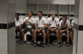 SANTOS/SANTOS X CORINTHIANS/SP - Moacir; Dentinho; Leonardo Castan; Souza e Marcelo Mattos nos vestirios antes da partida realizada esta tarde no estdio da Vila Belmiro, em Santos, vlida pela 11 rodada do Campeonato Paulista 2010