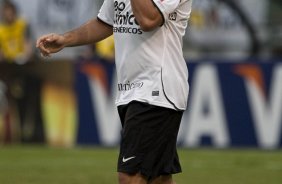 CORINTHIANS/SP X BOTAFOGO/RIBEIRAO PRETO - Ronaldo ao sair de campo em um lance da partida realizada esta tarde no estdio do Pacaembu, zona oeste da cidade, vlida pela 12 rodada do Campeonato Paulista 2010