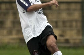 Danilo durante o treino do Corinthians realizado esta manh no Parque So Jorge, zona leste da cidade; o prximo jogo do time ser dia amanh, 07/03, domingo, contra o So Caetano, na Arena Barueri, em Barueri, pela 13 rodada do Campeonato Paulista 2010