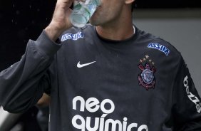 Danilo durante o treino do Corinthians realizado esta manh no Parque So Jorge, zona leste da cidade; o prximo jogo do time ser dia amanh, 07/03, domingo, contra o So Caetano, na Arena Barueri, em Barueri, pela 13 rodada do Campeonato Paulista 2010