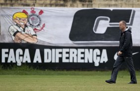 Mano Menezes durante o treino do Corinthians realizado esta manh no Parque So Jorge, zona leste da cidade; o prximo jogo do time ser dia amanh, 07/03, domingo, contra o So Caetano, na Arena Barueri, em Barueri, pela 13 rodada do Campeonato Paulista 2010