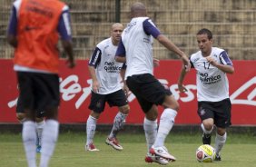 Morais(e) que volta ao time amanh durante o treino do Corinthians realizado esta manh no Parque So Jorge, zona leste da cidade; o prximo jogo do time ser dia amanh, 07/03, domingo, contra o So Caetano, na Arena Barueri, em Barueri, pela 13 rodada do Campeonato Paulista 2010