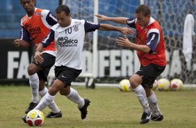 Renato; Yarley e Marcelo Mattos durante o treino do Corinthians realizado esta manh no Parque So Jorge, zona leste da cidade; o prximo jogo do time ser dia amanh, 07/03, domingo, contra o So Caetano, na Arena Barueri, em Barueri, pela 13 rodada do Campeonato Paulista 2010