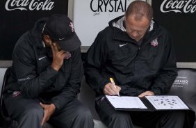 Sidnei Lobo e Mano Menezes durante o treino do Corinthians realizado esta manh no Parque So Jorge, zona leste da cidade; o prximo jogo do time ser dia amanh, 07/03, domingo, contra o So Caetano, na Arena Barueri, em Barueri, pela 13 rodada do Campeonato Paulista 2010