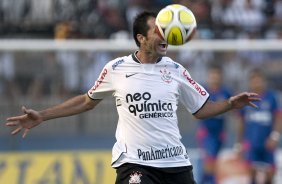 SAO CAETANO/SAO CAETANO X CORINTHIANS/SP - Danilo reclama do juiz em um lance da partida realizada esta tarde no estdio da Arena de Barueri, em Barueri, grande So Paulo, vlida pela 13 rodada do Campeonato Paulista 2010