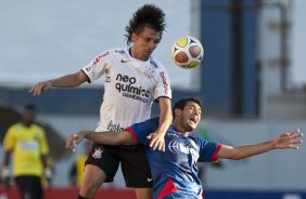 SAO CAETANO/SAO CAETANO X CORINTHIANS/SP - Paulo Andr e Wanderley em um lance da partida realizada esta tarde no estdio da Arena de Barueri, em Barueri, grande So Paulo, vlida pela 13 rodada do Campeonato Paulista 2010