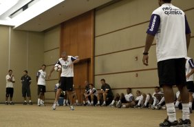 CERRO PORTENHO/PY X CORINTHIANS/BR - Ronaldo durante treino realizado esta manh no hotel Sheraton aonde o time esta concentrado, antes da partida desta noite no estdio Defensores del Chaco, em Asuncion, Paraguai, vlida pela 3 rodada da fase de classificao da Copa Libertadores da Amrica 2010