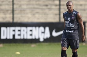 Roberto Carlos durante o treino do Corinthians realizado esta tarde no Parque So Jorge, zona leste da cidade; o prximo jogo do time ser amanh, dia 24/03, quarta-feira, contra o Paulista de Jundia, na Arena de Barueri, em Barueri, pela 16 rodada do Campeonato Paulista 2010