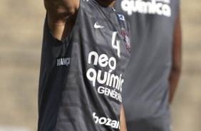 Roberto Carlos durante o treino do Corinthians realizado esta tarde no Parque So Jorge, zona leste da cidade; o prximo jogo do time ser amanh, dia 24/03, quarta-feira, contra o Paulista de Jundia, na Arena de Barueri, em Barueri, pela 16 rodada do Campeonato Paulista 2010