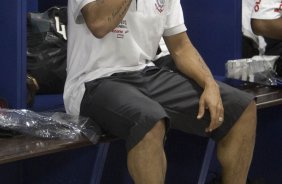 CORINTHIANS/SP x PAULISTA/JUNDIAI - Roberto Carlos nos vestirios antes da partida realizada esta noite na Arena de Barueri, em Barueri, vlida pela 16 rodada da fase de classificao do Campeonato Paulista 2010