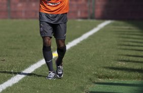 Paulinho, novo contratado junto ao Bragantino, durante o treino do Corinthians realizado esta manh no Parque So Jorge, zona leste da cidade; o prximo jogo do time ser dia 22/04, contra o Independiente de Medellin, da Colmbia, no Pacaembu, ultimo jogo da fase de classificao da Copa Libertadores da Amrica 2010