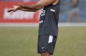 Iarley que entra no lugar de Ronaldo durante o treino do Corinthians realizado esta tarde no Parque So Jorge, zona leste da cidade; o prximo jogo do time ser dia 22/04, contra o Independiente de Medellin, da Colmbia, no Pacaembu, ultimo jogo da fase de classificao da Copa Libertadores da Amrica 2010