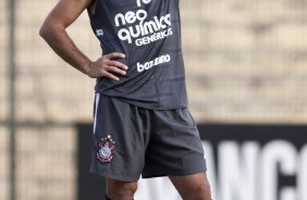 Iarley que entra no lugar e Ronaldo durante o treino do Corinthians realizado esta tarde no Parque So Jorge, zona leste da cidade; o prximo jogo do time ser dia 22/04, contra o Independiente de Medellin, da Colmbia, no Pacaembu, ultimo jogo da fase de classificao da Copa Libertadores da Amrica 2010