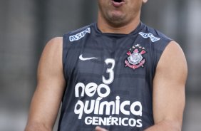 Ronaldo durante o treino do Corinthians realizado esta tarde no Parque So Jorge, zona leste da cidade; o prximo jogo do time ser dia 22/04, contra o Independiente de Medellin, da Colmbia, no Pacaembu, ultimo jogo da fase de classificao da Copa Libertadores da Amrica 2010