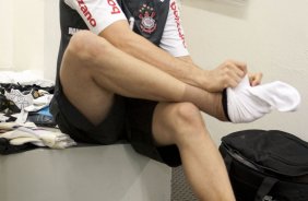 CORINTHIANS/BRASIL X INDEPENDIENTE/COLOMBIA - Julio Cesar nos vestiários antes da partida realizada esta noite no estádio do Pacaembu, válida pelo returno da fase de classificação da Copa Libertadores da América 2010