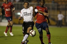 Iarley e Jimenez durante partida entre Corinthians X Independiente de Medellin válida pela Copa Santander Libertadores realizada no estádio do Pacaembu