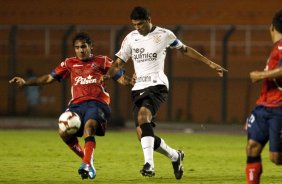 William e Gimenez durante partida entre Corinthians X Independiente de Medellin vlida pela Copa Santander Libertadores realizada no estdio do Pacaembu