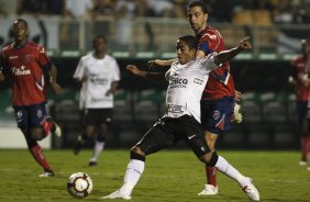 CORINTHIANS/BRASIL X INDEPENDIENTE/COLOMBIA - em um lance da partida realizada esta noite no estádio do Pacaembu, válida pelo returno da fase de classificação da Copa Libertadores da América 2010