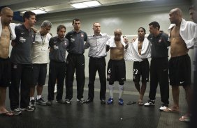 CORINTHIANS/BRASIL X INDEPENDIENTE/COLOMBIA - em um lance da partida realizada esta noite no estádio do Pacaembu, válida pelo returno da fase de classificação da Copa Libertadores da América 2010