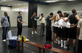 CORINTHIANS/BRASIL X INDEPENDIENTE/COLOMBIA - em um lance da partida realizada esta noite no estádio do Pacaembu, válida pelo returno da fase de classificação da Copa Libertadores da América 2010