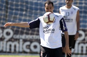 Danilo durante o treino do Corinthians realizado esta manh no Parque So Jorge. O prximo jogo do time ser quarta-feira, dia 28/04, no Maracan, contra o Flamengo, jogo de ida das oitavas de final da Taca Libertadores da Amrica 2010; So Paulo, Brasil