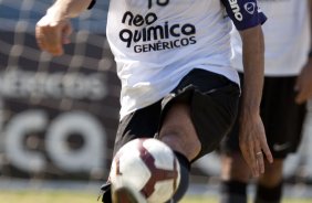 Danilo durante o treino do Corinthians realizado esta manh no Parque So Jorge. O prximo jogo do time ser quarta-feira, dia 28/04, no Maracan, contra o Flamengo, jogo de ida das oitavas de final da Taca Libertadores da Amrica 2010; So Paulo, Brasil