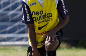 Elias durante o treino do Corinthians realizado esta manh no Parque So Jorge. O prximo jogo do time ser quarta-feira, dia 28/04, no Maracan, contra o Flamengo, jogo de ida das oitavas de final da Taca Libertadores da Amrica 2010; So Paulo, Brasil