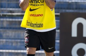 Roberto Carlos durante o treino do Corinthians realizado esta manh no Parque So Jorge. O prximo jogo do time ser quarta-feira, dia 28/04, no Maracan, contra o Flamengo, jogo de ida das oitavas de final da Taca Libertadores da Amrica 2010; So Paulo, Brasil