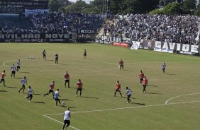 Jogadores durante o treino do Corinthians realizado esta manh no Parque So Jorge. O prximo jogo do time ser quarta-feira, dia 05/05, no Pacaembu, contra o Flamengo, jogo de volta das oitavas de final da Taca Santander Libertadores da Amrica 2010; So Paulo, Brasil