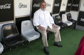 O presidente Luiz Inacio Lula da Silva sentou-se no banco de resrvas do Parque So Jorge e depois visitou os jogadores antes do treino do Corinthians realizado esta tarde no Parque So Jorge. O prximo jogo do time ser quarta-feira, dia 05/05, no Pacaembu, contra o Flamengo, jogo de volta das oitavas de final da Taca Santander Libertadores da Amrica 2010; So Paulo, Brasil