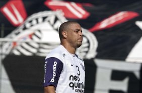 Ronaldo durante o treino do Corinthians realizado esta manh no Parque So Jorge. O prximo jogo do time ser quarta-feira, dia 05/05, no Pacaembu, contra o Flamengo, jogo de volta das oitavas de final da Taca Santander Libertadores da Amrica 2010; So Paulo, Brasil