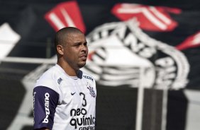 Ronaldo durante o treino do Corinthians realizado esta manh no Parque So Jorge. O prximo jogo do time ser quarta-feira, dia 05/05, no Pacaembu, contra o Flamengo, jogo de volta das oitavas de final da Taca Santander Libertadores da Amrica 2010; So Paulo, Brasil