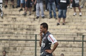 Dentinho durante o treino do Corinthians realizado esta manh no Parque So Jorge. O prximo jogo do time ser amanh, domingo, dia 09/05, no Pacaembu, contra o Atltico Paranaense, na abertura do Campeonato Brasileiro de 2010; So Paulo, Brasil