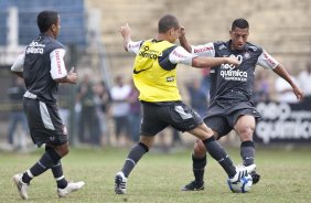 Jorge Henrique; Morais e Ralf durante o treino do Corinthians realizado esta manh no Parque So Jorge. O prximo jogo do time ser amanh, domingo, dia 09/05, no Pacaembu, contra o Atltico Paranaense, na abertura do Campeonato Brasileiro de 2010; So Paulo, Brasil