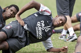 Jucilei durante o treino do Corinthians realizado esta manh no Parque So Jorge. O prximo jogo do time ser amanh, domingo, dia 09/05, no Pacaembu, contra o Atltico Paranaense, na abertura do Campeonato Brasileiro de 2010; So Paulo, Brasil