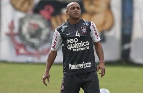 Roberto Carlos durante o treino do Corinthians realizado esta manh no Parque So Jorge. O prximo jogo do time ser amanh, domingo, dia 09/05, no Pacaembu, contra o Atltico Paranaense, na abertura do Campeonato Brasileiro de 2010; So Paulo, Brasil