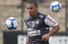 Ronaldo durante o treino do Corinthians realizado esta manh no Parque So Jorge. O prximo jogo do time ser amanh, domingo, dia 09/05, no Pacaembu, contra o Atltico Paranaense, na abertura do Campeonato Brasileiro de 2010; So Paulo, Brasil